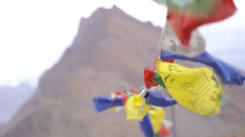 Buddhist prayer flags (lungta) in Spiti Valley and Ladakh. Flying prayer flag Stock-Footage 201716289