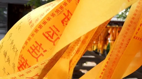 Buddhist Prayer Ribbons Vídeos de archivo 112089459