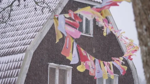Buddhist Praying Flags Waving in Snowfall, Slow Motion Vídeos de archivo 231052655