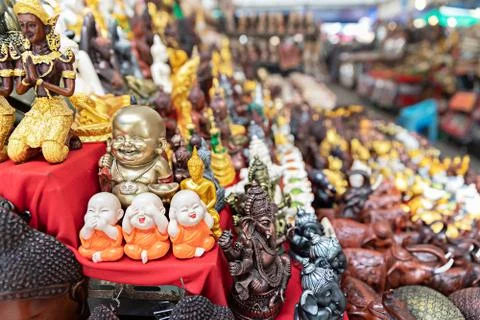 Buddhist Statues at the Thai Bazaar. Reporting. Religion and Tourism Stock-Fotos