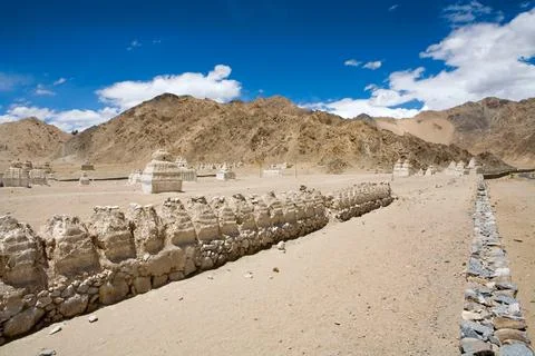 Buddhist stupas in typical cold desert barren landscape in Shey, Ladakh, Ja.. Stock-Fotos