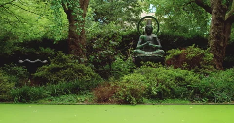 Buddhist Temple in Amsterdam Park Setting Vídeo Stock 347545064