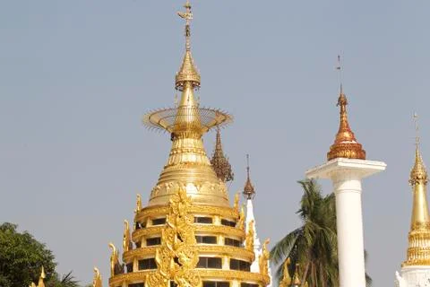 Buddhist temple complex Shwedagon is a historical symbol of Buddhism, Myanmar Stock-Fotos