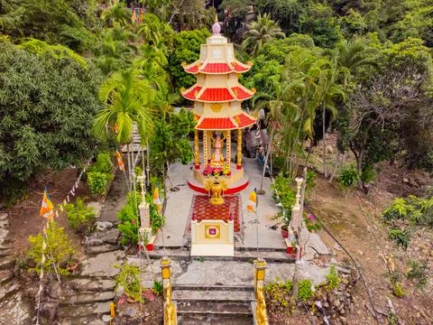The Buddhist temple in the rock. Stockfoto's