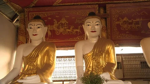 Buddhist Temple Statues Vídeos de archivo 114985049