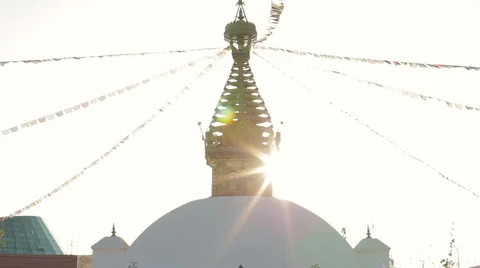 Buddhist Temple at sunset Vidéo 67761559