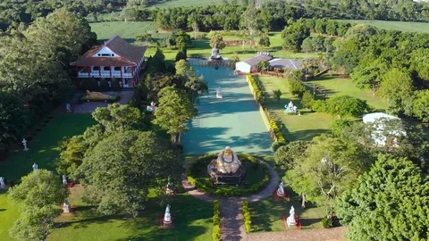 Buddhist temple Templo, Tower (Foz do Iguacu, Parana, Brazil) aerial view Vídeos de archivo 116478366