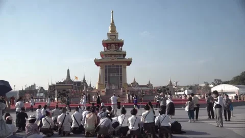 Buddhists and devotees gather to pay homage to the Buddha's sacred tooth relic Vídeo Stock 297524693