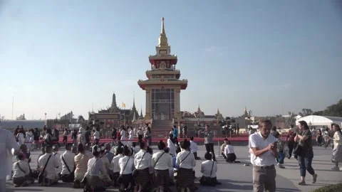 Buddhists and devotees gather to pay homage to the Buddha's sacred tooth relic Vídeo Stock 297524695