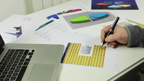 Budget Video stock 73138194