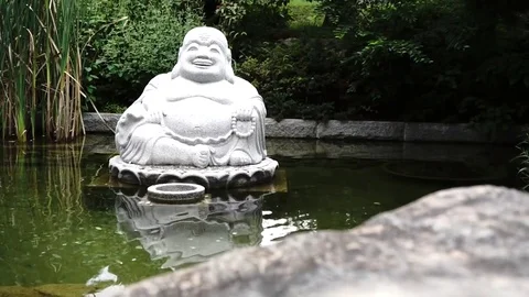 Budha statue in the pond Video stock 80025848