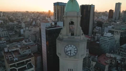 Buenos Aires Clock Tower at Sunset Drone Pullback Over City Center 스톡 동영상 334772646