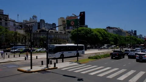 BUENOS AIRES — DIC 27, 2017: Street view from touristic bus in Buenos Aires. 스톡 동영상 105144551