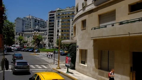 BUENOS AIRES — DIC 27, 2017: Street view from touristic bus in Buenos Aires. Stock-Footage 105144557