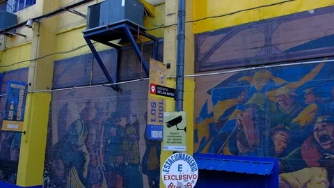 BUENOS AIRES — DIC 27, 2017: Street view from touristic bus in Buenos Aires. Stock-Footage 105144560