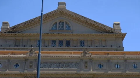 BUENOS AIRES — DIC 28, 2017: Street view from touristic bus in Buenos Aires. Video stock 105144196