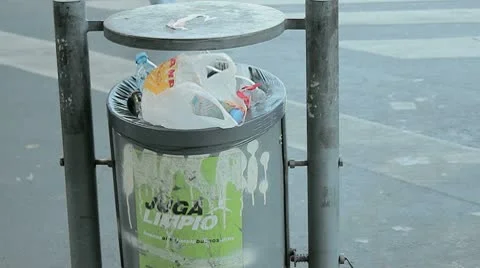Buenos Aires trash can Stock Footage 10712120