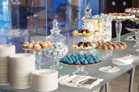 Buffet cupcakes sweets Stock Photos