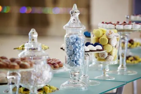 Buffet cupcakes sweets 스톡 사진