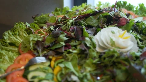 Buffet dishes are on the table. Vidéo 115446262