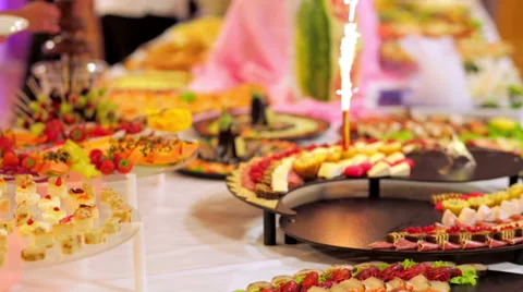 Buffet: salads, meat and fish dishes are on the table Vidéo 67657068
