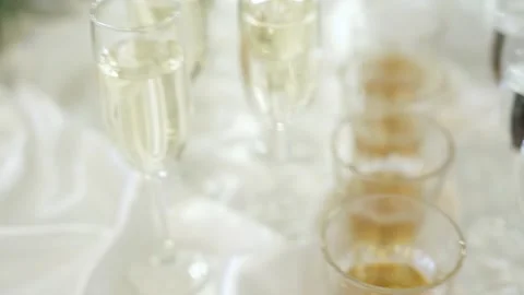 Buffet table at the wedding banquet Vídeos de archivo 166199701