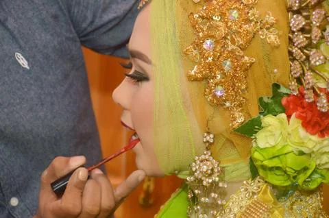 Bugis Indonesian Bride Фото