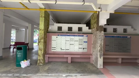Build in mailbox and build pillar paint scraped off 動画素材 238792576