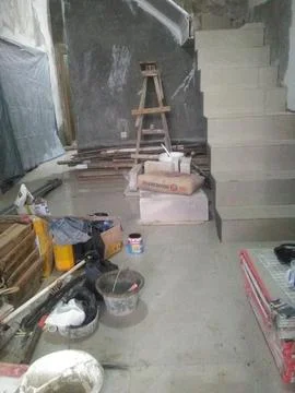 Build a tiny house on a very low budget Stockfoto's