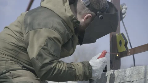 Builder makes a fence  Stock Footage 141580628