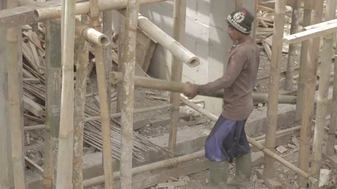 A builder at work 스톡 동영상 224928621