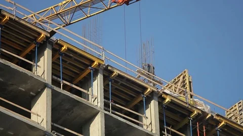 Builders build a house 库存影片 75541876