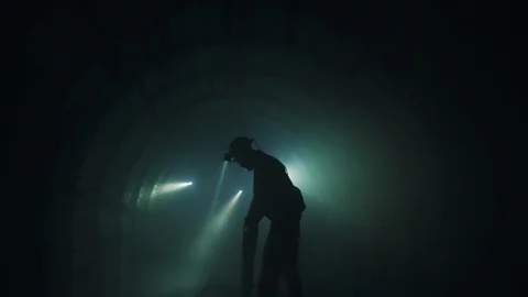 Builders work in the tunnel with a drill Vidéo 121177581