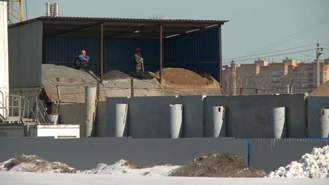 Builders working at a construction site video Video stock 88449928