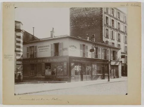 Building, 42 rue du Postau, At the corner of the impasse Bilcoq (disappear... Fotos de archivo