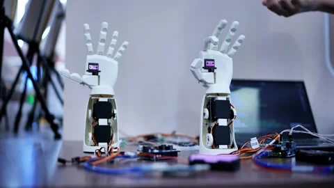 Building and programming bionic robot hands for STEM and engineering education Stock Footage 322028228