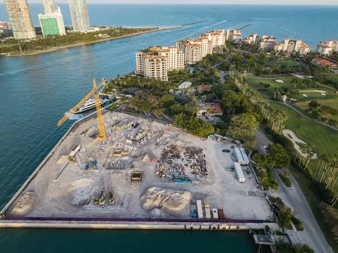Building architecture under construction. Construction site from top. Structural Fotos de archivo