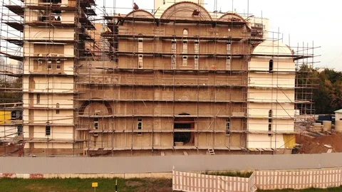 Building the Church. Vidéo 97592035