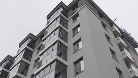 Building combines residential complex and office center Vídeos de archivo 327800174