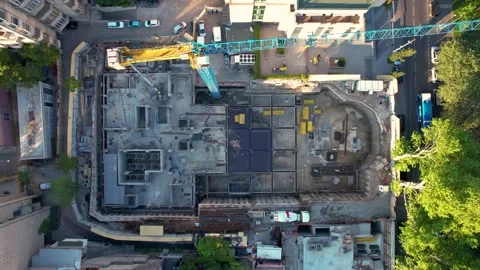 Building construction in the city Vídeos de archivo 246904576