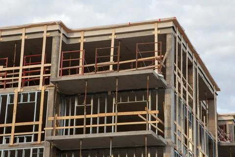 Building in construction frame wood structure metal beam development Stock-Fotos