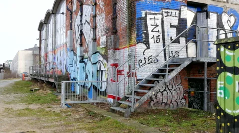 A building covered with grafitti Stock-Footage 59995190