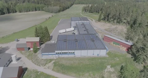 A building covered with solar power panels 库存影片 117701302
