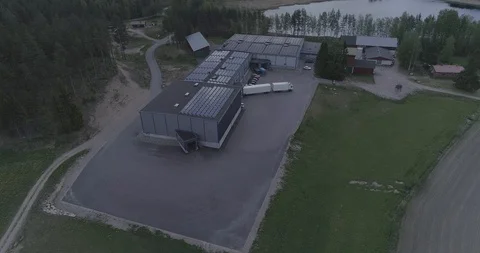 A building covered with solar power panels 库存影片 117701868
