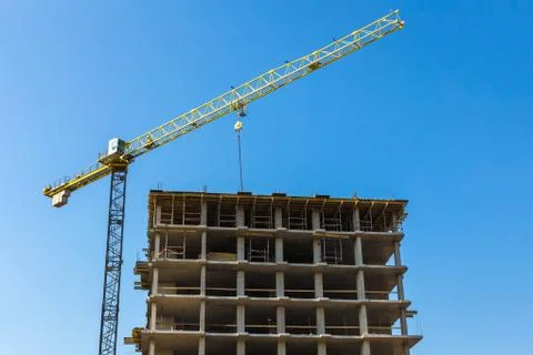 Building crane on construction Stock-Fotos