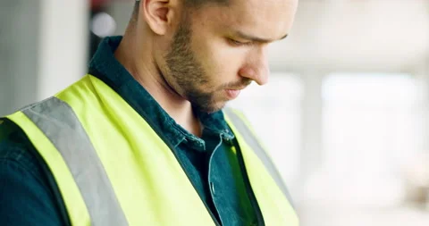 Building, digital tablet and construction worker planning design and digital Vídeos de archivo 219412614