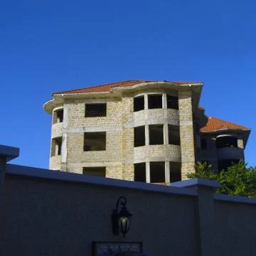 Building with empty windows 库存照片