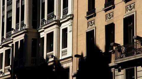 Building facade covered by shadows. Madrid. Spain Vídeos de archivo 45184171