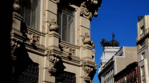 Building facade covered by shadows. Madrid. Spain Vídeos de archivo 45212187
