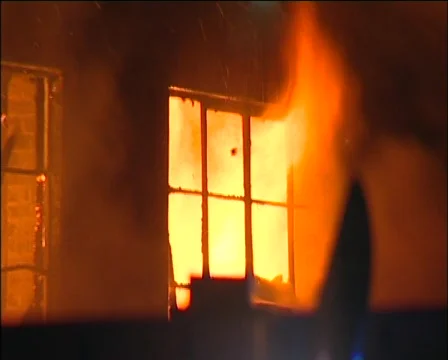 Building Fire with Fire Fighters using a ladder platform 動画素材 138197